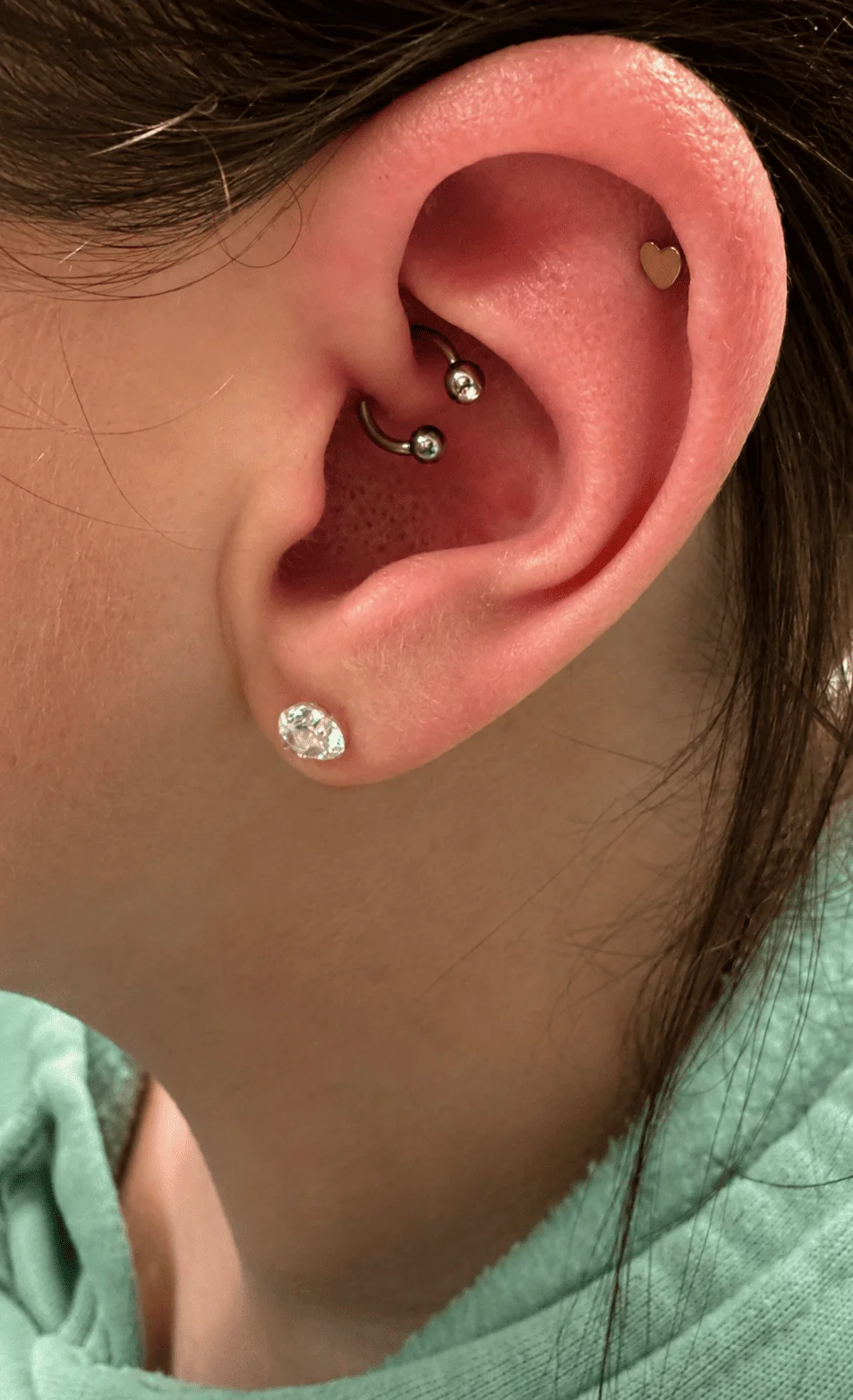 Daith Piercing bei Nana's Beautyservice Wolfsburg